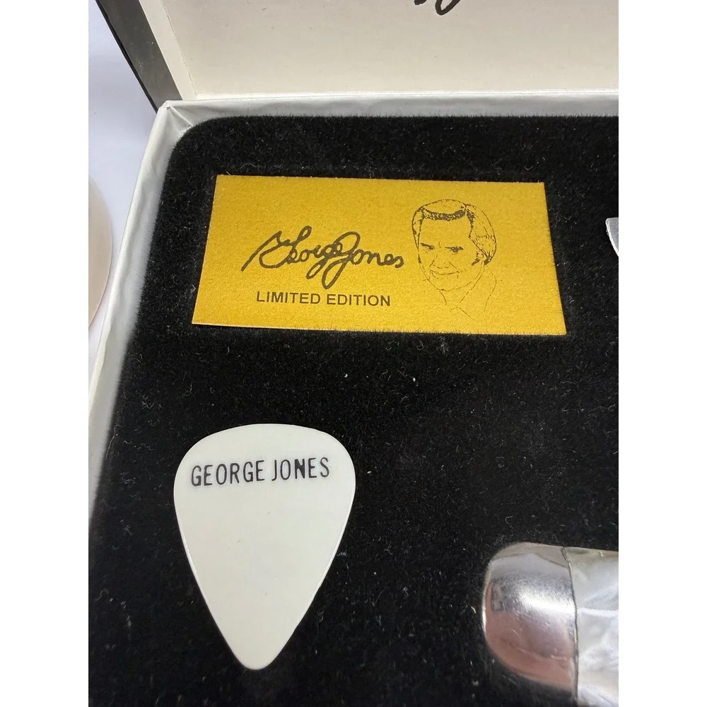 George Jones Country Music Legend Limited Edition Knife Set and Signature Mug